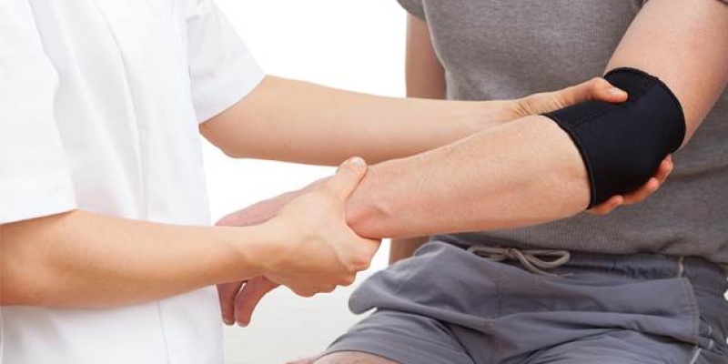 Tenisçi Dirseği Nedir; Tedavisi Nasıldır?